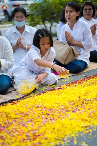 ภาพ No.110555:พิธีต้อนรับพระธรรมยาตรา ในโครงการธรรมยาตรากตัญญูบูชา มหาปูชนียาจารย์ พระมงคลเทพมุนี(สด จนฺทสโร) พระผู้ปราบมาร อนุสรณ์สถาน 7 แห่ง ปีที่ 12 วันที่ 11 มกราคม พ.ศ. 2567 ณ อนุสรณ์สถานลำดับที่ 3 สถานที่เกิดใหม่ในเพศสมณะ วัดสองพี่น้อง จ.สุพรรณบุรี
