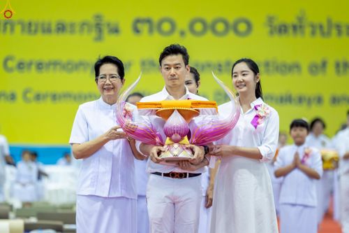 ภาพ No.240861:วันพุธที่ 27 สิงหาคม พ.ศ. 2568 พิธีทอดผ้าป่าเพื่อสร้างอาคาร  82 ปี หลวงพ่อธัมมชโย สมทบกฐินวัดพระธรรมกาย และกฐิน 30,000 วัดทั่วประเทศ ครั้งที่ 1