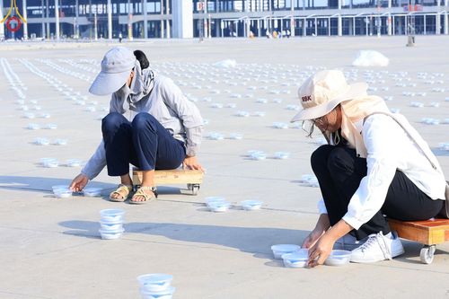 ภาพ No.60998:V.37 ยิ่งกว่าดี เพื่อ 80 ปีของพ่อ ภาพการเตรียมงานของหน่วยงานต่างๆ เพื่อพิธีฉลองอายุวัฒนมงคล 80 ปี หลวงพ่อธัมมชโย และรับถวายมหาสังฆทาน 10,000 กว่าวัดทั่วประเทศ ในวันคุ้มครองโลก วันจันทร์ที่ 22 เมษายน พ.ศ. 2567