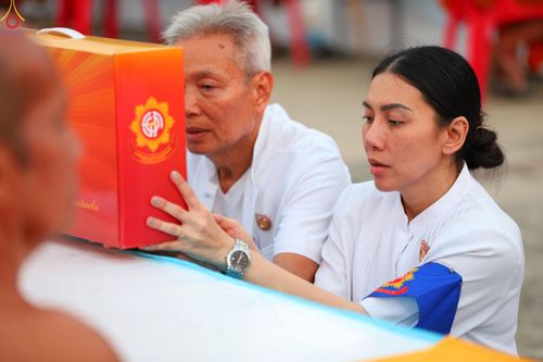 ภาพ No.324132:วันที่ 22 เมษายน พ.ศ.2569 (วันคุ้มครองโลก) พิธีถวายมหาสังฆทาน 40,000 กว่าวัดทั่วประเทศ ณ ลานธรรม พระมหาธรรมกายเจดีย์ วัดพระธรรมกาย