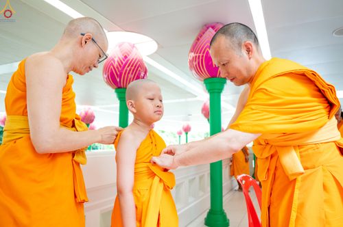 ภาพ No.338842:วันที่ 11 กรกฎาคม พศ.2569 พิธีบรรพชาอุปสมบท โครงการอุปสมบทหมู่ธรรมทายาทนานาชาติ  IDOP รุ่นที่ 21 (ภาษาจีน)  จากประเทศจีน มาเลเซีย สิงคโปร์ และไต้หวัน , โครงการบรรพชาสามเณรโรงเรียนนานาชาติ รุ่นที่ 15