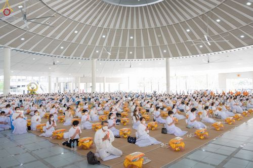 ภาพ No.72793:พิธีเจริญพระพุทธมนต์ และถวายภัตตาหารเป็นสังฆทาน เนื่องในวันคล้ายวันเกิด ครบรอบ 114 ปี คุณยายอาจารย์มหารัตนอุบาสิกาจันทร์ ขนนกยูง วันที่ 19 มกราคม พ.ศ. 2566 ณ หอฉันคุณยายอาจารย์ฯ วัดพระธรรมกาย จ.ปทุมธานี