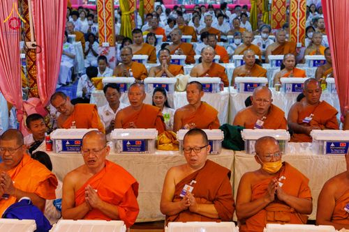 ภาพ No.298295:วันที่ 17 มกราคม พ.ศ. 2569  พิธีเจริญพระพุทธมนต์ ปฏิบัติธรรม มอบทุนการศึกษา ถวายสังฆทาน 109 วัด โครงการธรรมยาตราปีที่ 14 ณ วัดตะเคียน อำเภอบางกรวย จังหวัดนนทบุรี