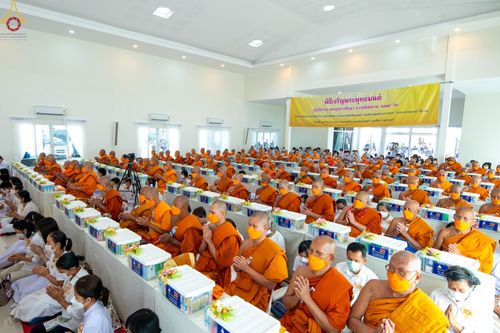 ภาพ No.70330:พิธีเจริญพระพุทธมนต์ ปฏิบัติธรรม มอบทุนการศึกษา ถวายสังฆทาน 139 วัด เพื่อถวายเป็นพุทธบูชา และขับเคลื่อนโครงการหมู่บ้านรักษาศีล 5 โดยคณะสงฆ์จังหวัดสุพรรณบุรี คณะศิษยานุศิษย์วัดพระธรรมกาย โครงการธรรมยาตรา ปีที่ 11 วันที่ 7 มกราคม พ.ศ. 2566 ณ ศูนย์ปฏิบัติธร