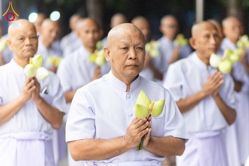 ภาพ No.298022:วันเสาร์ที่ 17 มกราคม พ.ศ. 2569 พิธีบรรพชาอุปสมบท โครงการอุปสมบทหมู่ บูชาธรรมครบ 117 ปี คุณยายอาจารย์มหารัตนอุบาสิกาจันทร์ ขนนกยูง  ณ อุโบสถพระไตรปิฎก วัดพระธรรมกาย