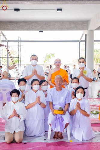 ภาพ No.65667:พิธีปลงผมและพิธีขอขมา มอบบาตรกับผ้าไตร ในโครงการอุปสมบทบูชาธรรม มหาปูชนียาจารย์ประจำปี 2565 ณ ศูนย์ปฎิบัติธรรมสมุทรปราการ(บางบ่อ)  วันอาทิตย์ที่ 20 พฤศจิกายน พ.ศ. 2565