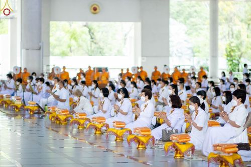 ภาพ No.75433:พิธีสวดพระพุทธมนต์และถวายภัตตาหารเป็นสังฆทาน เนื่องในวันมหาปูชนียาจารย์ วันที่ 3 กุมภาพันธ์ พ.ศ. 2565 ณ วัดพระธรรมกาย อ.คลองหลวง จ.ปทุมธานี