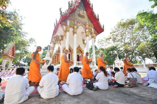 ภาพ No.67019:พิธีอุปสมบทวัดพันเสด็จนอก อ.ศรีราชา จ.ชลบุรี รับบุญจัดงานโดย สำนักพัฒนาเยาวชนโลก เมื่อวันที่ 7 ธันวาคม พ.ศ. 2565