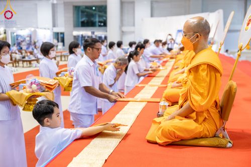 ภาพ No.91071:พิธีบำเพ็ญกุศลสวดพระอภิธรรม  อุบาสกถาวร พรหมถาวร (อุบาสกผู้ปั้นพระ) คืนสุดท้าย วันศุกร์ที่ 20 ตุลาคม พ.ศ. 2566 ณ ห้องแก้วสารพัดนึก 1 สภาธรรมกายสากล วัดพระธรรมกาย จ.ปทุมธานี