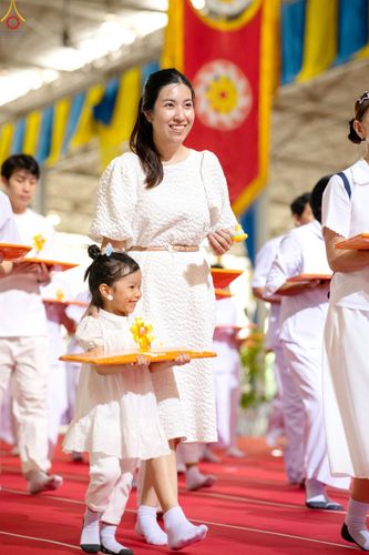 ภาพ No.345600:วันพฤหัสบดีที่ 27 สิงหาคม พ.ศ.2569 พิธีทอดผ้าป่าเพื่อถวายอุปกรณ์สื่อโสตทัศน์ อาคาร 82 ปี หลวงพ่อธัมมชโย พิธีทอดผ้าป่าสมทบกฐินวัดพระธรรมกาย และสมทบกฐิน 30,000 กว่าวัดทั่วไทย ครั้งที่ 1 ประจำปี พุทธศักราช 2569 ณ วัดพระธรรมกาย ปทุมธานี