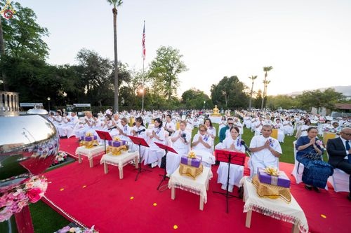 ภาพ No.332698:วันอาทิตย์ที่ 31 พฤษภาคม พ.ศ. 2569 วันวิสาขบูชา ณ วัดพระธรรมกายแคลิฟอร์เนีย  ประเทศสหรัฐอเมริกา