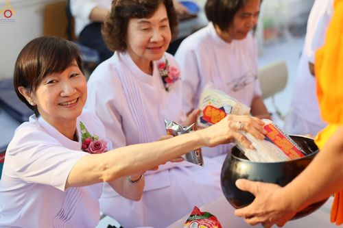 ภาพ No.297726:วันที่ 18 มกราคม พ.ศ. 2569 พิธีตักบาตรพระธรรมยาตรา ณ วัดโบสถ์บน ต.บางคูเวียง จ.นนทบุรี อนุสรณ์สถานลำดับที่ 4 สถานที่เกิดด้วยกายธรรม ในโครงการธรรมยาตรา กตัญญูบูชา มหาปูชนียาจารย์ พระมงคลเทพมุนี(สด จนฺทสโร) พระผู้ปราบมาร อนุสรณ์สถาน 7 แห่ง ปีที่ 14