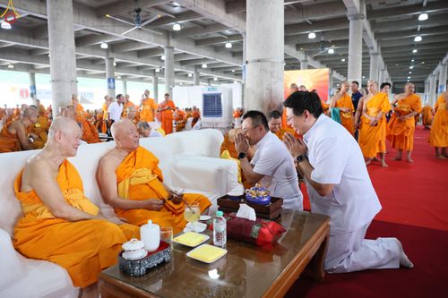 ภาพ No.323941:วันที่ 22 เมษายน พ.ศ.2569 (วันคุ้มครองโลก) พิธีถวายมหาสังฆทาน 40,000 กว่าวัดทั่วประเทศ ณ ลานธรรม พระมหาธรรมกายเจดีย์ วัดพระธรรมกาย