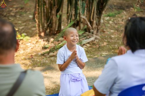 ภาพ No.317964:วันพฤหัสบดีที่ 2 เมษายน พ.ศ.2569 พิธีปลงผม , พิธีขอขมามอบบาตรและผ้าไตร , พิธีบรรพชาสามเณร จำนวน 28 รูป   ณ วัดโซกเป็ดอภิญญาโณ ต.เมืองเก่า อ.เมือง จ.สุโขทัย