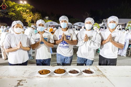 ภาพ No.71428:พิธีถวายภัตตาหารเป็นสังฆทาน แด่คณะพระธรรมยาตราฯ ในโครงการธรรมยาตรากตัญญูบูชา มหาปูชนียาจารย์ พระมงคลเทพมุนี(สด จนฺทสโร) พระผู้ปราบมาร อนุสรณ์สถาน 7 แห่ง ปีที่ 11 วันที่ 16 มกราคม พ.ศ. 2566