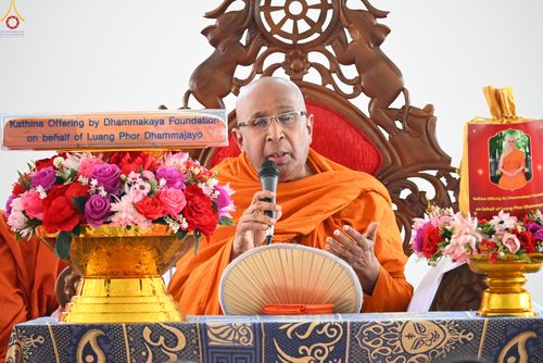 ภาพ No.284330:วันที่ 28 ตุลาคม พ.ศ.2568 กฐินสมทบต่างประเทศ โดยคณะศิษยานุศิษย์ บูชาธรรม 81 ปี หลวงพ่อธัมมชโย ณ วัดศรีสุคตาราม บาลังโกด้า ศรีลังกา