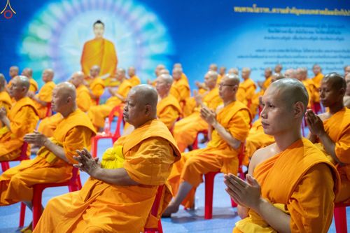 ภาพ No.345888:วันพฤหัสบดีที่ 27 สิงหาคม พ.ศ.2569 พิธีฉลองชัยสวดมนต์บทธัมมจักกัปปวัตตนสูตร 8,657,585,858 จบ ณ มหารัตนวิหารคด วัดพระธรรมกาย