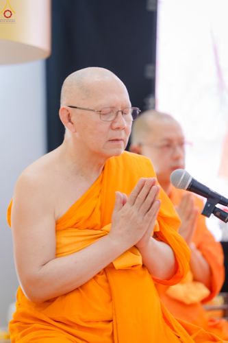 ภาพ No.331663:วันพุธที่ ๓ มิถุนายน พ.ศ.๒๕๖๙ พิธีทอดผ้าป่า ปฏิบัติธรรมกลั่นแผ่นดิน พิธีโปรยรัตนชาติ  และ พิธีตอกเสาเข็ม มงคลต้นแรก สถาปนา "องค์พระเจดีย์เพื่อสร้างสันติภาพโลก"  องค์แรก ครั้งแรกของลำปาง ประตูสู่ภาคเหนือ  ณ ศูนย์ปฏิบัติธรรมเถินเทิดธรรม อ.เถิน จ.ลำปาง