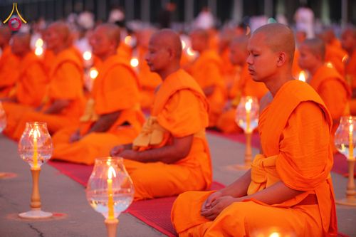 ภาพ No.307142:วันที่ 31 มกราคม พ.ศ. 2569  พิธีจุดประทีปธรรมถวายเป็นพุทธบูชา  และบูชาธรรมมหาปูชนียาจารย์ (ภาพชุดที่ 1) ณ วัดพระธรรมกาย ปทุมธานี ในโครงการธรรมยาตรา กตัญญูบูชา มหาปูชนียาจารย์ พระมงคลเทพมุนี(สด จนฺทสโร) พระผู้ปราบมาร อนุสรณ์สถาน 7 แห่ง ปีที่ 14