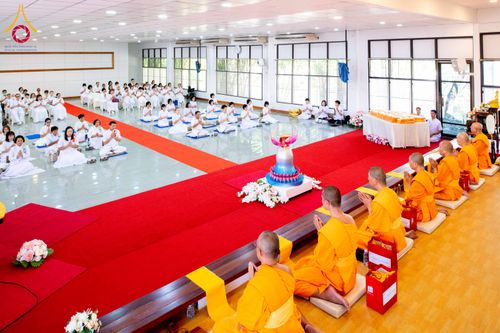 ภาพ No.278473:วันพุธที่ 10 ธันวาคม พ.ศ.2568  พิธีทอดผ้าป่าเพื่อสนับสนุนโครงการตักบาตรพระ 10,000 รูป เมืองกาญจนบุรี ณ อาคารปลูกศรัทธา วัดพระธรรมกาย