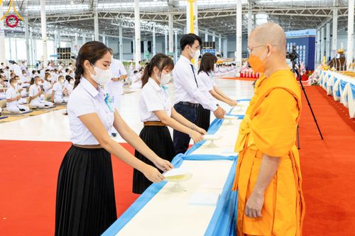 ภาพ No.87907:พิธีรำลึกนักสร้างบารมี ในวันมหารำลึกครั้งที่ 33 วันเสาร์ที่ 16 กันยายน พ.ศ. 2566 ณ หน้ารัตนบัลลังก์ สภาธรรมกายสากล วัดพระธรรมกาย