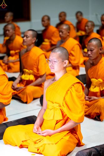 ภาพ No.288388:วันที่ 4 มกราคม พ.ศ. 2569 พระธรรมยาตราปฏิบัติธรรม และถ่ายภาพหมู่ประวัติศาสตร์ ในโครงการธรรมยาตรา กตัญญูบูชา มหาปูชนียาจารย์ พระมงคลเทพมุนี(สด จนฺทสโร) พระผู้ปราบมาร อนุสรณ์สถาน 7 แห่ง ปีที่ 14 ณ อนุสรณ์สถานมหาวิหารพระมงคลเทพมุนี (โลตัสแลนด์) อ.สองพี่น้อง