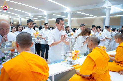 ภาพ No.310716:วันอาทิตย์ที่ 22 กุมภาพันธ์ พ.ศ. 2569 พิธีถวายโคมมาฆประทีป ณ ห้องแก้วสารพัดนึก 2 วัดพระธรรมกาย จ.ปทุมธานี