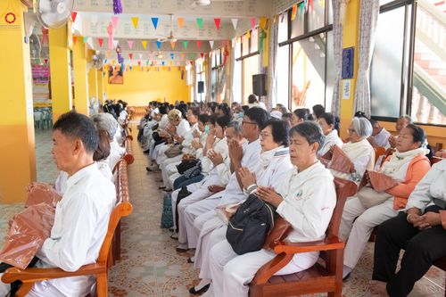 ภาพ No.291223:วันที่ 9 มกราคม พ.ศ. 2569 พิธีทอดผ้าป่าทำนุบำรุงศาสนสถาน ณ วัดนาราภิรมย์ อ.บางเลน จ.นครปฐม ในโครงการธรรมยาตรา กตัญญูบูชา มหาปูชนียาจารย์ พระมงคลเทพมุนี(สด จนฺทสโร) พระผู้ปราบมาร อนุสรณ์สถาน 7 แห่ง ปีที่ 14