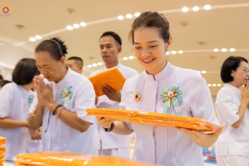 ภาพ No.318568:วันอาทิตย์ต้นเดือนที่ 5 เมษายน พ.ศ.2569 พิธีทอดผ้าป่าสมทบมหาสังฆทาน 40,000 กว่าวัดทั่วประเทศ ณ สภาธรรมกายสากล วัดพระธรรมกาย