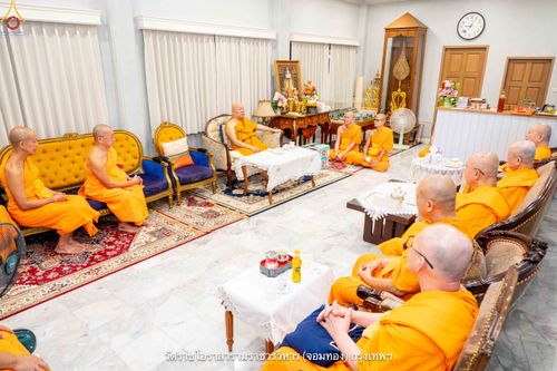 ภาพ No.342139:วันศุกร์ที่ 31 กรกฎาคม พ.ศ.2569 พระภิกษุวัดพระธรรมกาย ทำวัตรพระผู้ใหญ่เนื่องในวันเข้าพรรษา