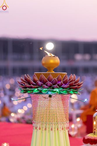 ภาพ No.204509:พิธีจุดประทีปถวายเป็นพุทธบูชา และบูชาธรรมมหาปูชนียาจารย์ ณ วัดพระธรรมกาย ตำบลคลองสาม อำเภอคลองหลวง จังหวัดปทุมธานี ในโครงการธรรมยาตรา กตัญญูบูชา มหาปูชนียาจารย์ พระมงคลเทพมุนี(สด จนฺทสโร) พระผู้ปราบมาร ปีที่ 13 วันที่ 31 มกราคม พ.ศ. 2568