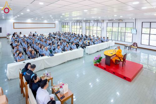 ภาพ No.259702:วันที่ 24 ตุลาคม พ.ศ. 2568 รพ.สต.คลองหนึ่ง อ.คลองหลวง สังกัด อบจ.ปทุมธานี จัดประชุมและมอบครุภัณฑ์ทางการแพทย์ เสริมพลัง อสม. ขับเคลื่อนสุขภาพชุมชนอย่างยั่งยืน ณ วัดพระธรรมกาย