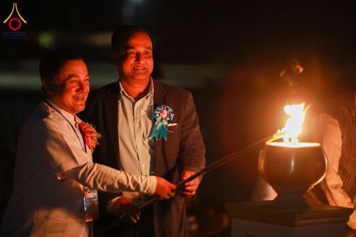 ภาพ No.130625:พิธีจุดโคมประทีปถวายเป็นพุทธบูชา ในโครงการบรรพชา 1,250 รูป ณ มหาวิหารมายาเทวี แดนประสูติ สวนลุมพินี ประเทศเนปาล วันที่ 9 มีนาคม พ.ศ. 2567