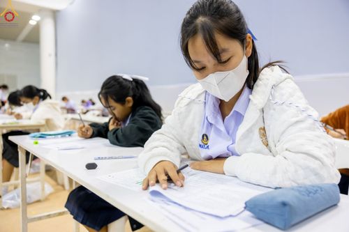 ภาพ No.104263:โครงการตอบปัญหาธรรมะทางก้าวหน้า ครั้งที่ 41 รอบชิงชนะเลิศระดับชาติ วันเสาร์ที่ 23 ธันวาคม พ.ศ. 2566 ณ ห้องแก้วสารพัดนึก วัดพระธรรมกาย จัดโดย ชมรมพุทธศาสตร์สากล