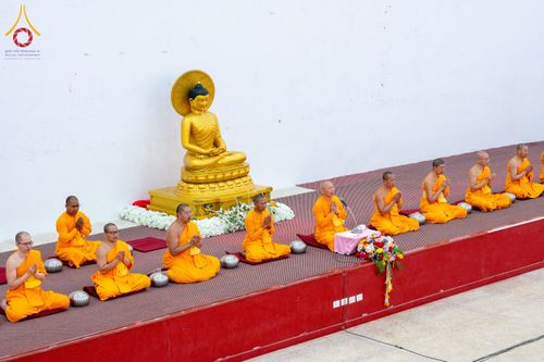 ภาพ No.210199:วันพฤหัสบดีที่ 6 มีนาคม พ.ศ. 2568 ตักบาตรฉลองสามเณรใหม่ โครงการบรรพชาสามเณรท้องถิ่นชาวเนปาล 500 รูป ณ ลุมพินี ประเทศเนปาล