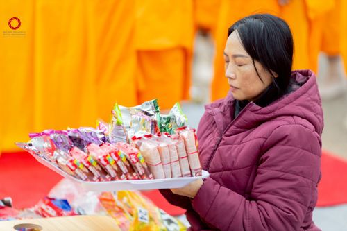 ภาพ No.233002:วันอาทิตย์ 29 มิถุนายน พ.ศ. 2568 กิจกรรมอบรมธรรมทายาทแอฟริกาใต้  ปฏิบัติธรรมสร้างสันติสุขภายใน แสงแห่งพุทธธรรมสู่แผ่นดินแอฟริกาใต้ ณ บริเวณหน้าวัดพระธรรมกายโจฮันเนสเบิร์ก