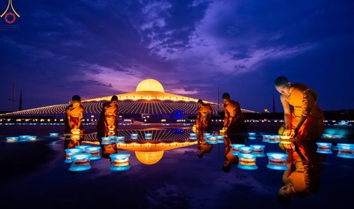 ภาพ No.154815:พิธีจุดประทีป, พิธีฉลองชัยสวดมนต์บทธัมมจักกัปปวัตนสูตร ณ มหารัตนวิหารคด วัดพระธรรมกาย วันอังคารที่ 17 กันยายน พ.ศ. 2567