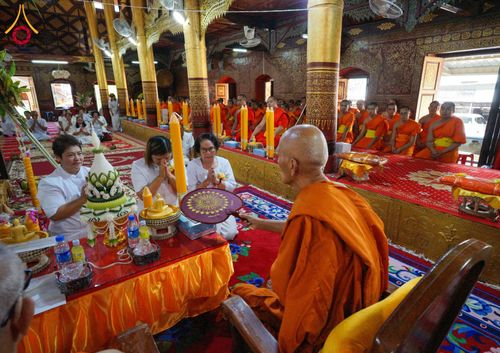 ภาพ No.144352:พิธีถวายเทียนพรรษา, พิธีสืบชะตาหลวง, พิธีถวายสังฆทาน และ พิธีถวายทุนการศึกษา บูชาธรรม ๘๐ ปี พระครูบาไชยบูลย์ ธัมมชโย วันจันทร์ที่ ๑๕ กรกฏาคม พ.ศ. ๒๕๖๗ ณ วัดราชฐานหลวงหัวข่วง เมืองเชียงตุง สาธารณรัฐแห่งสหภาพเมียนมาร์