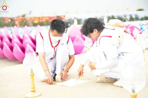 ภาพ No.119390:V.18 ทันทีม การเตรียมงาน เก็บงาน การรับบุญของเจ้าหน้าที่หน่วยงานต่างๆ เพื่อโครงการธรรมยาตรา กตัญญูบูชามหาปูชนียาจารย์ พระมงคลเทพมุนี (สด จนฺทสโร) พระผู้ปราบมาร อนุสรณ์สถาน 7 แห่ง ปีที่ 12 ระหว่างวันที่ 2 - 31 มกราคม พ.ศ.2567