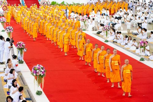 ภาพ No.153199:พิธีมุทิตาสักการะ พระภิกษุ-สามเณร ผู้สอบไล่ได้เปรียญธรรม ประโยค 1-2 ถึงประโยค ป.ธ.9 และบาลีศึกษา ประโยค1-2 ถึง บ.ศ.9 , พิธีมอบดวงแก้วสามเณรผู้ทรงบาลีไวยากรณ์ วัดพระธรรมกาย และ ศูนย์ส่งเสริมศีลธรรมในประเทศและต่างประเทศ วันอาทิตย์ที่ 8 กันยายน พ.ศ.2567