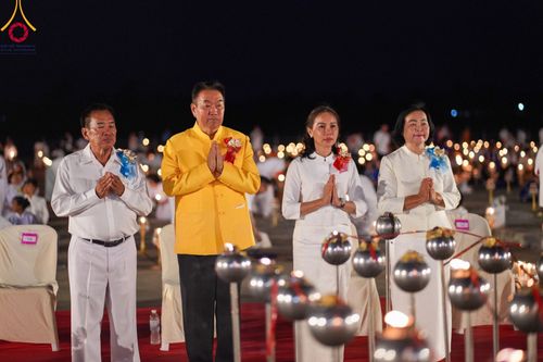 ภาพ No.97271:พิธีทอดผ้าป่า เพื่อสร้าง "ลานอเนกประสงค์พญานาค 4 ตระกูล" และพิธีจุดประทีปโคมลอย ลอยกระทง ถวายประทีปเป็นพุทธบูชา ณ พุทธอุทยานนานาชาติ จ.หนองคาย วันที่ 27 พฤศจิกายน พ.ศ. 2566