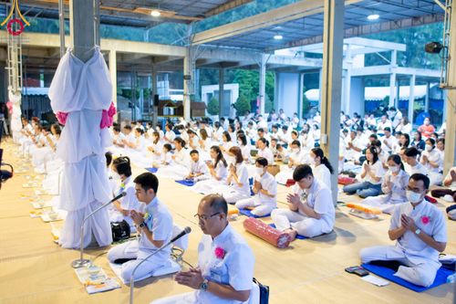 ภาพ No.111852:พิธีถวายภัตตาหารเป็นสังฆทาน แด่คณะพระธรรมยาตราฯ ในโครงการธรรมยาตรา กตัญญูบูชา มหาปูชนียาจารย์ พระมงคลเทพมุนี(สด จนฺทสโร) พระผู้ปราบมาร อนุสรณ์สถาน 7 แห่ง ปีที่ 12 วันที่ 14 มกราคม พ.ศ. 2567 ณ อนุสรณ์สถานมหาวิหารพระมงคลเทพมุนี  (โลตัสแลนด์) อ.สองพี่น้อง จ