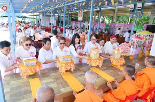 ภาพ No.143009:พิธีทอดผ้าป่าสามัคคีเพื่อสมทบทุนสร้างหอฉัน ๑๑๓ ปี  คุณยายอาจารย์มหารัตนอุบาสิกาจันทร์ขนนกยูง ครั้งที่ ๙ วันอาทิตย์ที่ ๓๐  มิถุนายน พ.ศ. ๒๕๖๗ ณ ศูนย์การศึกษาจอมบึง ต.รางบัว อ.จอมบึง จ.ราชบุรี