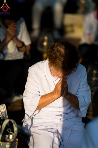 ภาพ No.107120:พิธีจุดประทีปถวายเป็นพุทธบูชา และบูชาธรรมมหาปูชนียาจารย์ ในโครงการธรรมยาตรากตัญญูบูชา มหาปูชนียาจารย์ พระมงคลเทพมุนี(สด จนฺทสโร) พระผู้ปราบมาร  อนุสรณ์สถาน 7 แห่ง ปีที่ 12  วันที่ 6 มกราคม พ.ศ. 2567 ณ อนุสรณ์สถานมหาวิหารพระมงคลเทพมุนี อ.สองพี่น้อง จ.สุพร