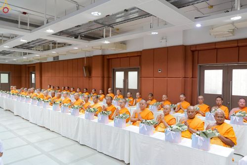 ภาพ No.228221:วันอาทิตย์ที่ 1 มิถุนายน พ.ศ.2568 พิธีถวายมหาสังฆทานพระ 100 รูป สโมสรซุปเปอร์คิดส์ ปีที่ 6 ณ ห้อง SPD 8 สภาธรรมกายสากล วัดพระธรรมกาย