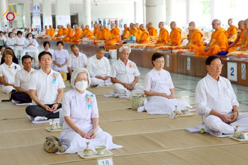 ภาพ No.271113:วันพุธที่ 20 พฤศจิกายน พ.ศ.2568 (วันพระ แรม 15 ค่ำ เดือน 12) พิธีบุพเปตพลี ครั้งที่ 173 ร่วมอุทิศบุญแด่หมู่ญาติที่ล่วงลับไปแล้ว และสืบทอดอายุพระพุทธศาสนา ณ หอฉันคุณยายอาจารย์ฯ วัดพระธรรมกาย