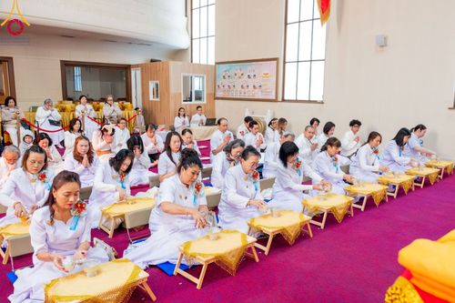 ภาพ No.100951:พิธีทอดกฐินบรมจักรพรรดิสร้างทุกสิ่ง ณ วัดพระธรรมกายออเรกอน ประเทศสหรัฐอเมริกา  วันอาทิตย์ ที่ 26 พฤศจิกายน พ.ศ. 2566