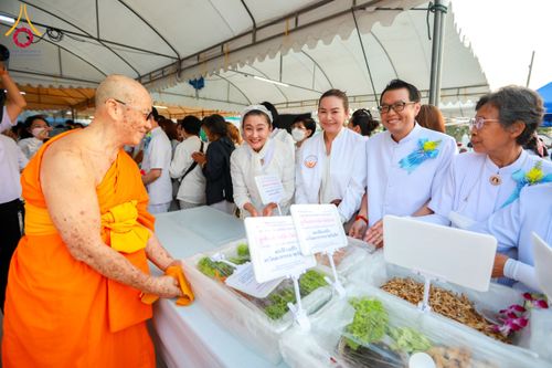 ภาพ No.119070:พิธีถวายภัตตาหารเป็นสังฆทาน แด่คณะพระธรรมยาตรา วันที่ 27 มกราคม พ.ศ. 2567 ณ อนุสรณ์สถานบางปลา จ.นครปฐม