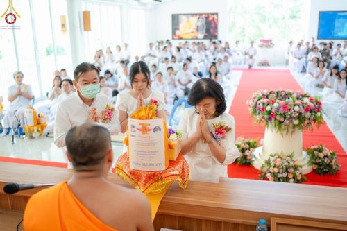 ภาพ No.169640:พิธีทอดกฐินเพื่อสร้าง หอฉันคุณยายอาจารย์ มหารัตนอุบาสิกาจันทร์ ขนนกยูง  ณ ศูนย์ปฏิบัติธรรมชลบุรี วันที่ 25 ตุลาคม พ.ศ. 2567