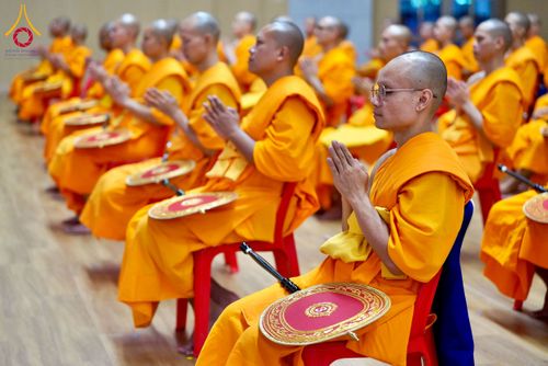 ภาพ No.237836:วันอาทิตย์ที่ 10 สิงหาคม พ.ศ. 2568 พิธีถวายไทยธรรมมุทิตาเปรียญธรรมและบาลีศึกษา ณ ห้องแก้วสารพัดนึก2 วัดพระธรรมกาย ปทุมธานี